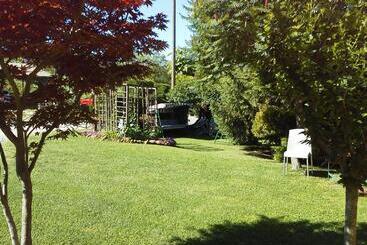 Bed and Breakfast Bricco Del Gallo