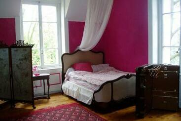 צימר Château De Monteux