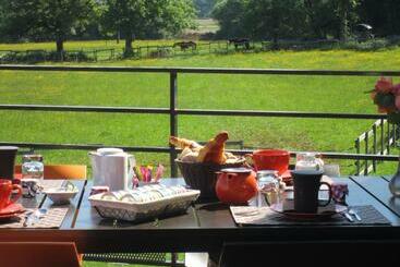 Bed and Breakfast Manoir Théas