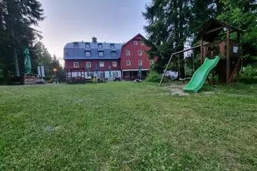 Hotelli Lesní Chata