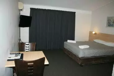 モーテル The Plains Motor Inn