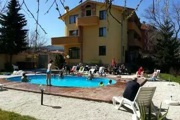 Family Hotel Iv