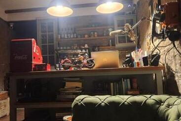 ベッドアンドブレックファースト Assos Sunset Boutique