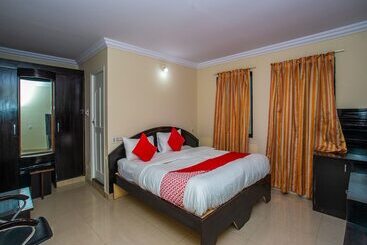 Hotel Oyo 16661 E Foods