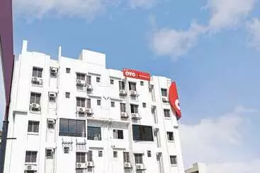 Hotel Oyo Living 26804 Luxurious Studio Rooms