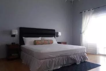 هتل Studio Chateau  Manor Park, Kingston 8