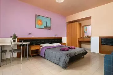 Marietta Hotel & Apartments