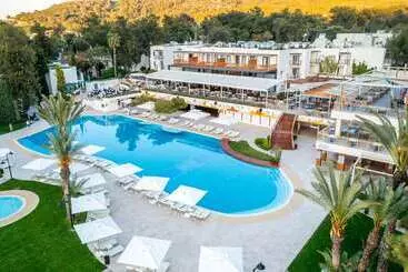 Hotel Doubletree By Hilton Bodrum Isil Club Resort
