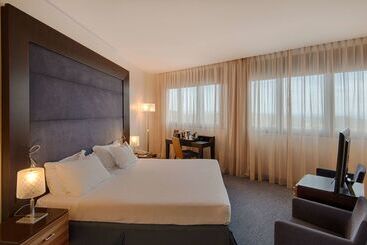 בית מלון כפרי NH Siena