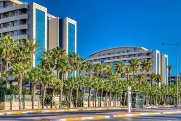 Porto Bello Hotel Resort & Spa