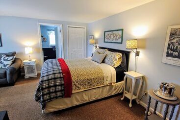 Greenwoods Bed & Breakfast Inn