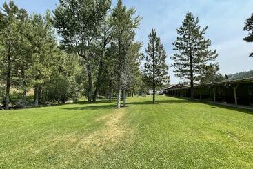 فندق ريفى 7r Guest Ranch