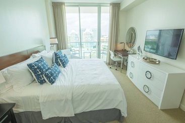 فندق Ocean, Marina & City View Studio + Balcony #1