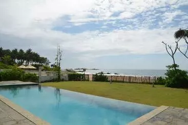 Otel Bungalow By The Beach
