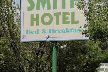 Historic Smith Hotel B&b