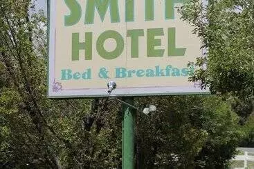 Historic Smith Hotel B&b