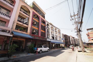 בית מלון כפרי Oyo 878 Sintara Residence