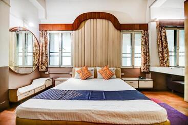 Spot On Hotel Jd Sons