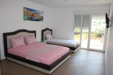 پانسیون Zigovic Apartmani