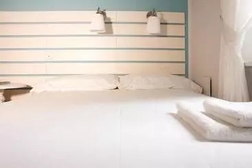پانسیون Hostal Boreal Mistral