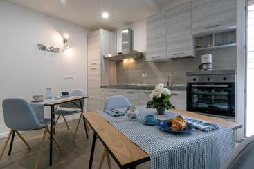 پانسیون Maisonette Modena Park