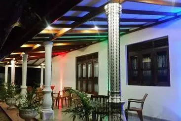 Majatalo Kandyan Rest
