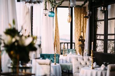 Riad Maison Bleue And Spa