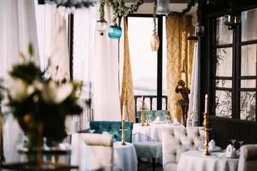 Riad Maison Bleue And Spa