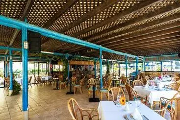 Apartamentos Bluebay Beach Club