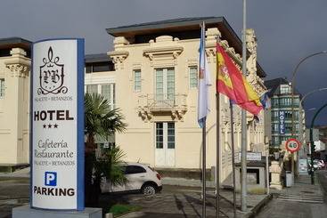 هتل Villa De Betanzos