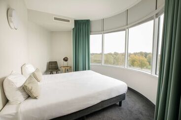 Flonk Hotel Groningen Zuid, Bw Signature Collection