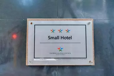 בית מלון כפרי Cape Diamond Boutique