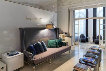 Отель Chic & Basic Born Boutique