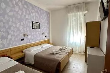 هتل Enna Rimini