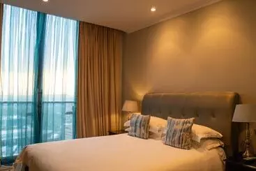 בית מלון כפרי The Michelangelo Towers