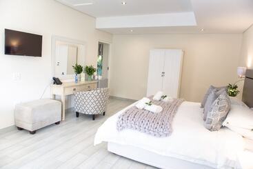 Whalesong Hotel & Spa