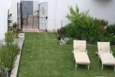 בית מלון כפרי Beauclair Guest Cottage