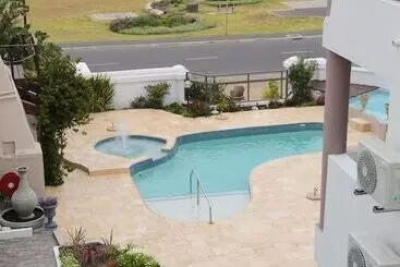 Отель Misty Waves Boutique