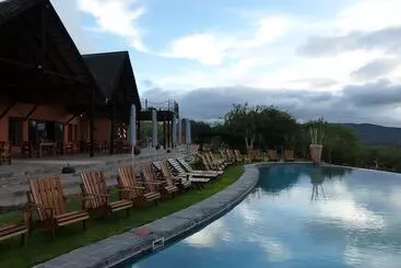 酒店 Opuwo Country Lodge