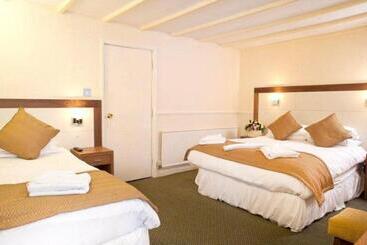 فندق Damson Dene