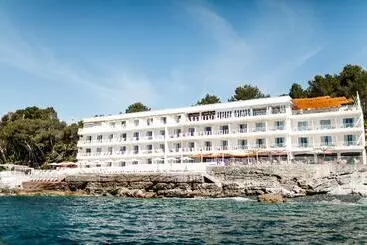 Hotel Les Roches Rouges, A Beaumier