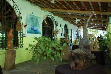 Hotel La Bermuda 1525