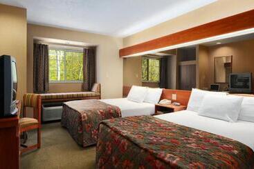 酒店 Parry Sound Inn & Suites