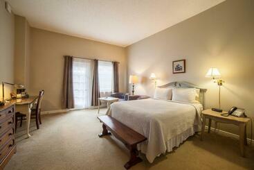 בית מלון כפרי The Woodlawn Inn