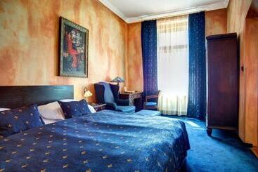 هتل Bohemia Plaza Residence