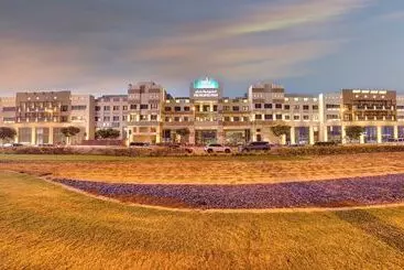 Metropolitan Hotel Dubai