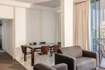 Hotel Mantra Towers Of Chevron