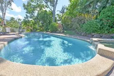 בית מלון כפרי Beachfront Apartments On Trinity Beach