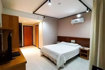 Hotel Savassi Village