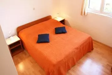 Hotel Apartmani Irena